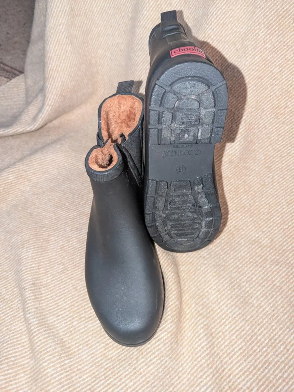 Women's lined Chooka rubber boots Size 8